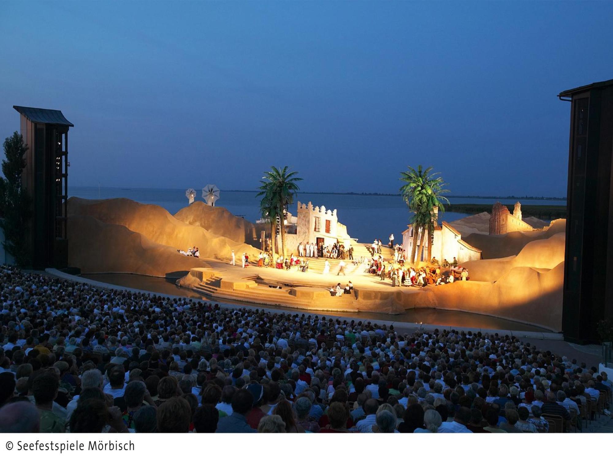 Pension Julia & Haus Elisabeth - Wallner'S Hofheuriger & Weinhof メルビッシュ・アム・ゼー エクステリア 写真