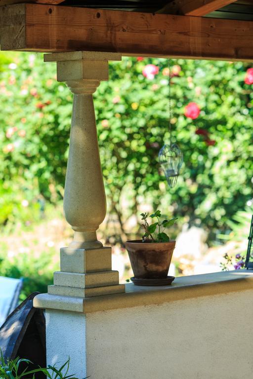 Pension Julia & Haus Elisabeth - Wallner'S Hofheuriger & Weinhof メルビッシュ・アム・ゼー エクステリア 写真
